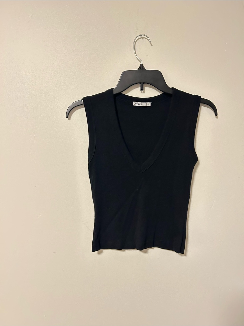 Zara Black V-Neck Ribbed Tank